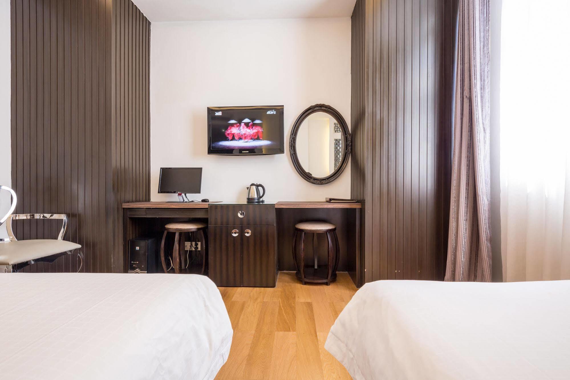 A&Em Hai Ba Trung Hotel Хошимин Екстериор снимка
