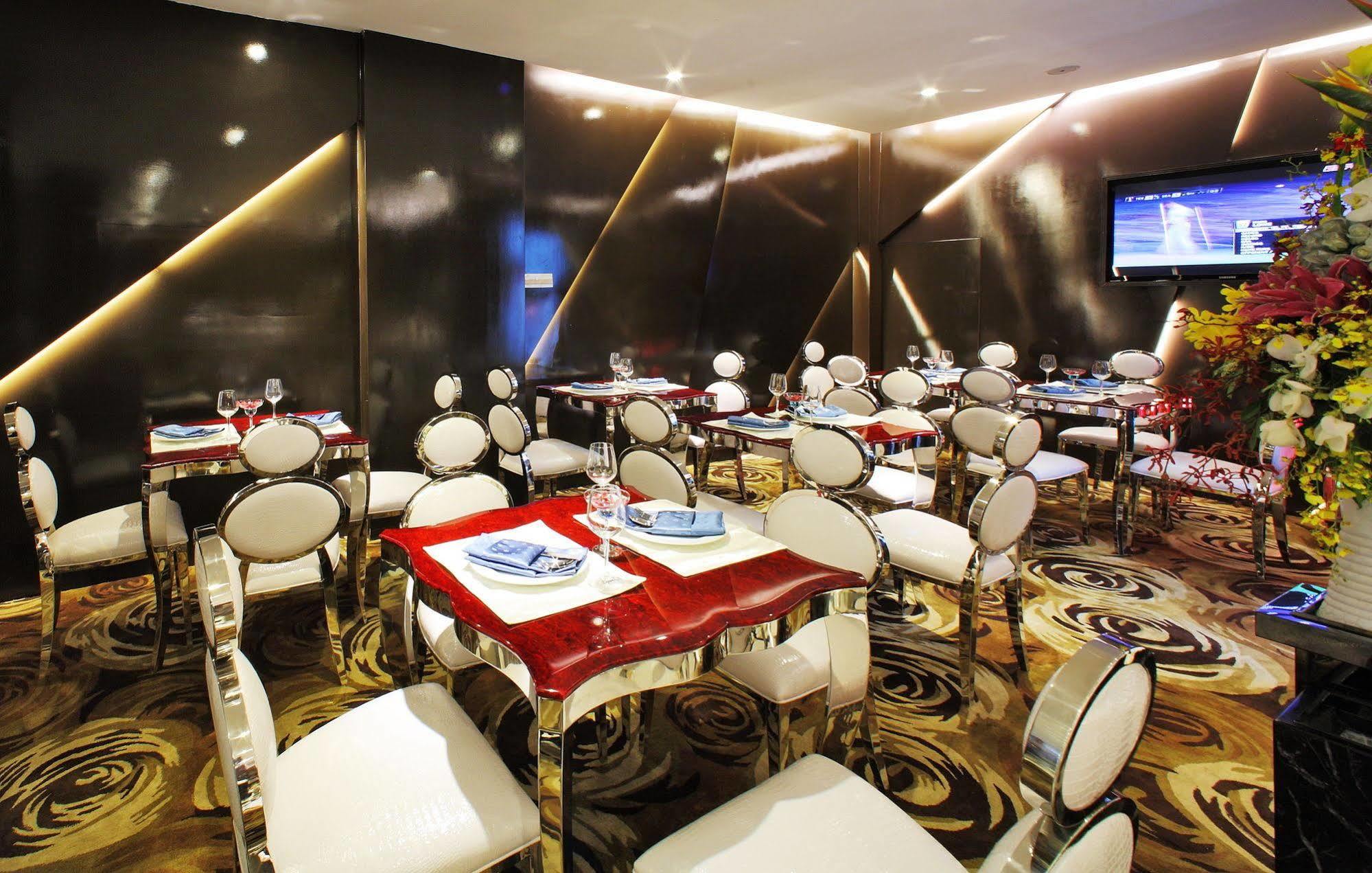 A&Em Hai Ba Trung Hotel Хошимин Екстериор снимка