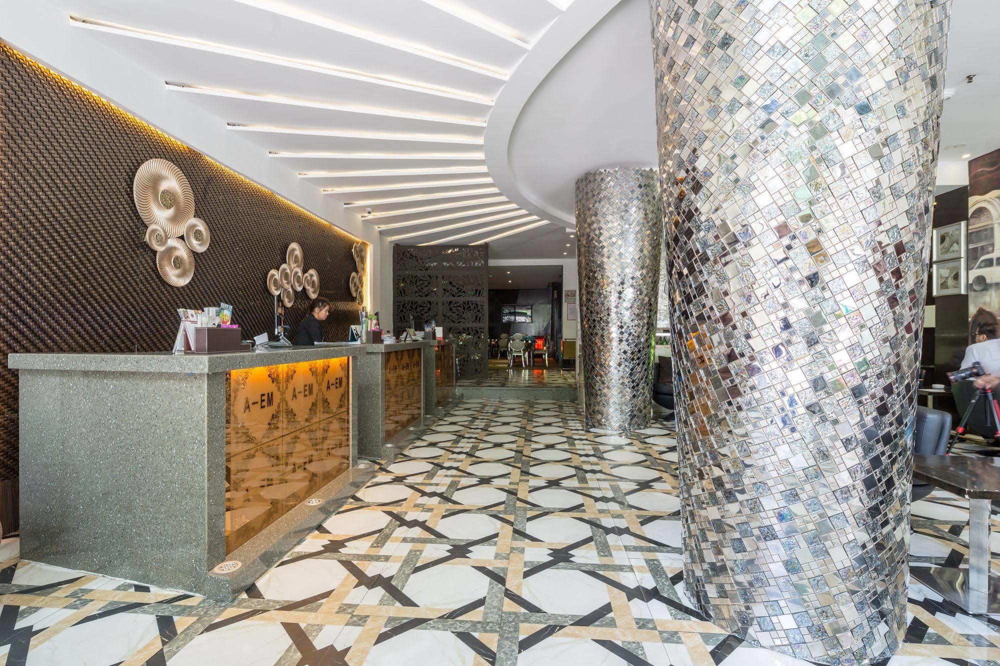 A&Em Hai Ba Trung Hotel Хошимин Екстериор снимка