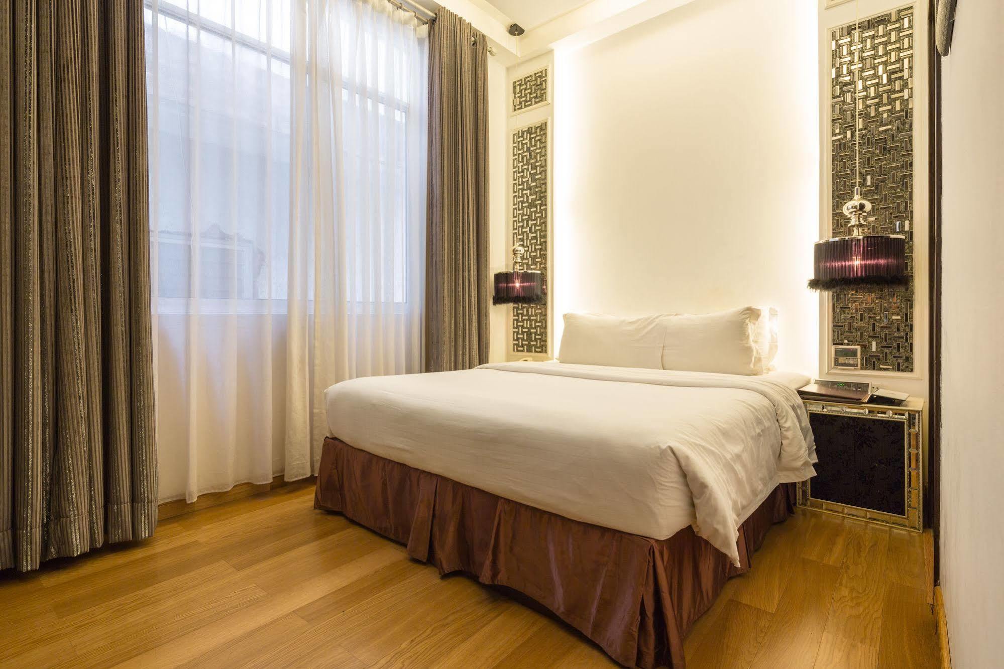 A&Em Hai Ba Trung Hotel Хошимин Екстериор снимка
