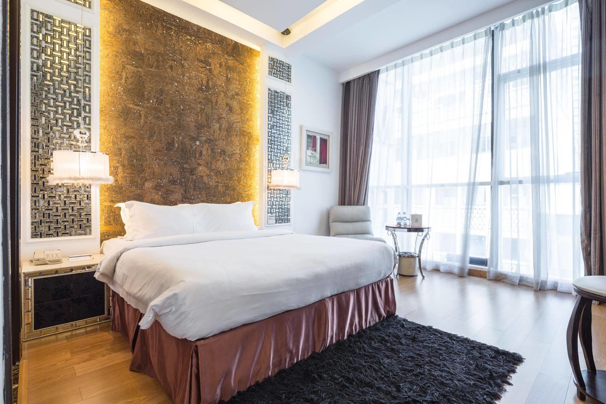 A&Em Hai Ba Trung Hotel Хошимин Екстериор снимка