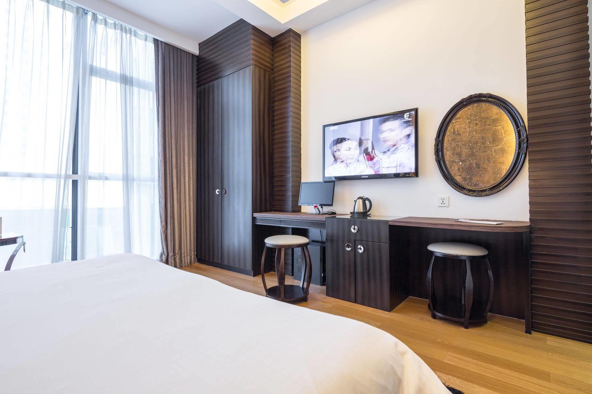 A&Em Hai Ba Trung Hotel Хошимин Екстериор снимка