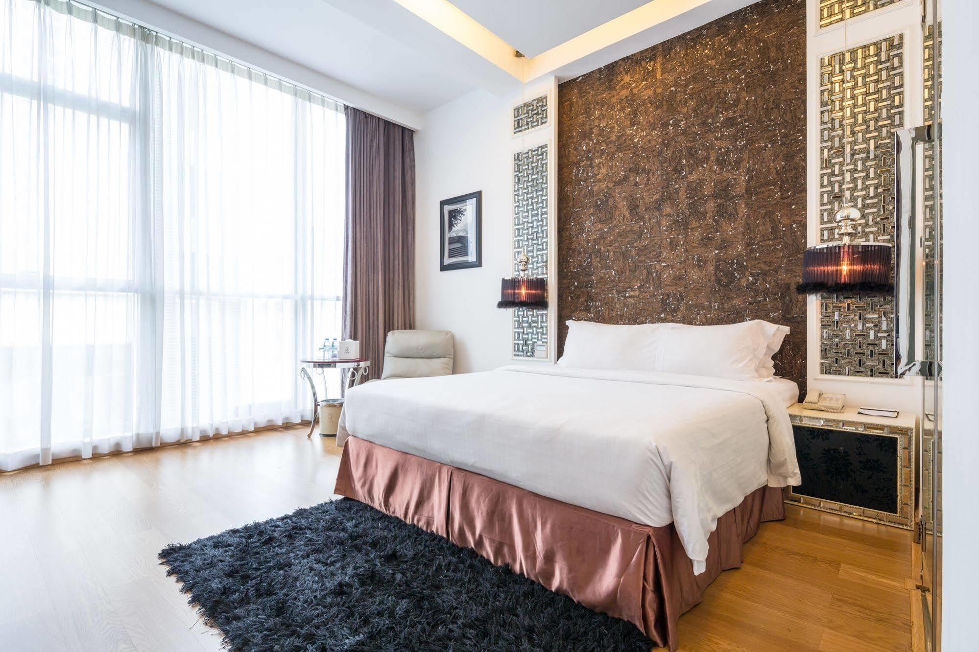 A&Em Hai Ba Trung Hotel Хошимин Екстериор снимка
